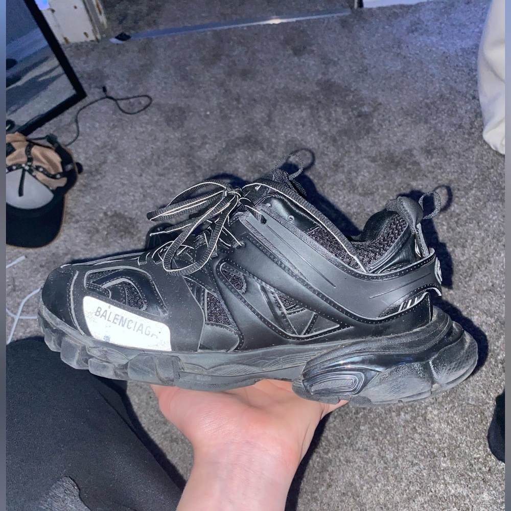 Balenciaga tracks non Led